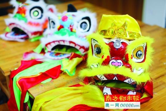 傳承傳統(tǒng)文化 80后女教師把“扎獅頭”帶進小學