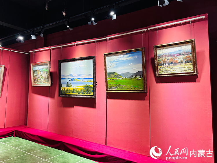 油畫寫生基地中展示的作品。人民網(wǎng)記者 張聿修攝