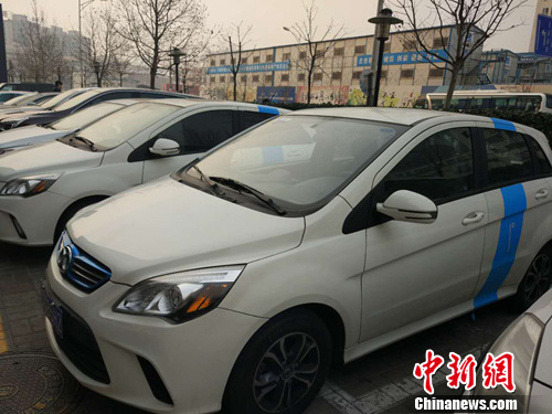 北京街頭的“共享汽車”。<a target='_blank'  _fcksavedurl='http://www.chinanews.com/' ></table>中新網(wǎng)</a>記者 李金磊 攝