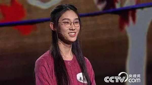 上海兩位女生因古詩詞大戰(zhàn)成名 這種能力太可貴