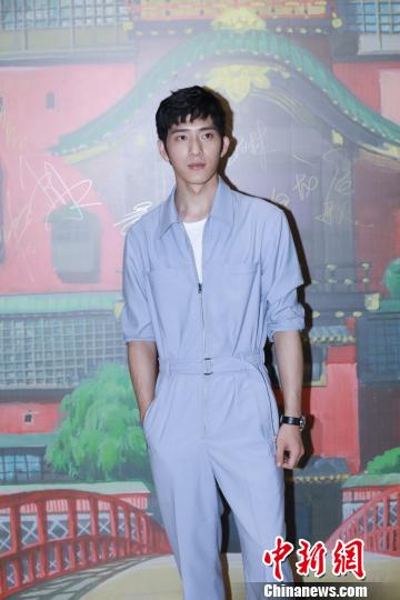 井柏然說，《千與千尋》讓他很勇敢，每一次重溫都讓他有新的感悟與成長?！】涤裾?攝